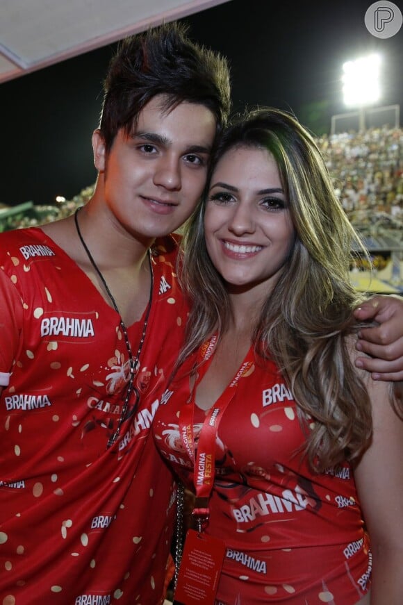 O casal acompanhou o primeiro dia de desfiles do grupo especial do Rio de Janeiro, no camarote da Brahma, em fevereiro de 2013