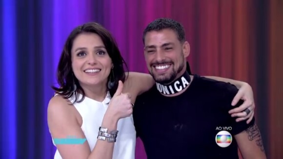 Cauã Reymond usa coleira com nome de Monica Iozzi na TV: 'Sonho realizado'