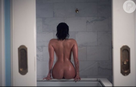 Demi Lovato exibe seu corpo nu em ensaio do fotógrafo Patrick Ecclesine