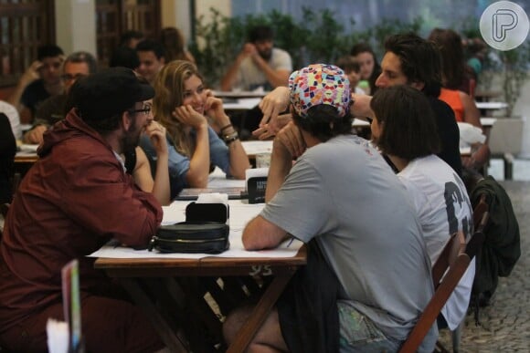 Grazi Massafera finalmente chega à restaurante na Gávea, Zona Sul do Rio