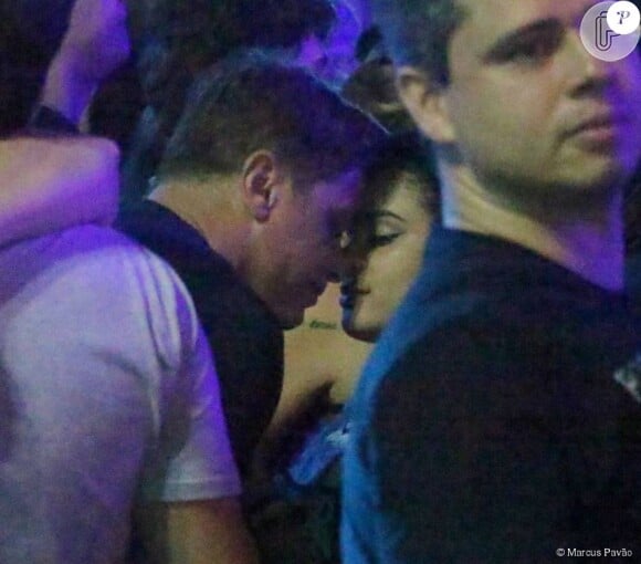O casal se beijou fora da área VIP no Rock in Rio 2015