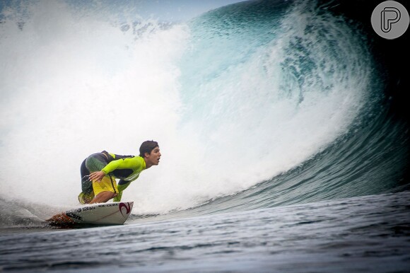 Gabriel Medina se destaca nas competições de surfe representando o Brasil