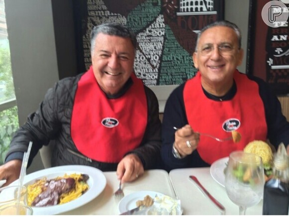 Galvão almoçou com o também comentarista Arnaldo Cézar Coelho, no Chile