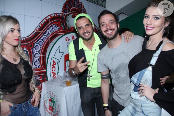 Latino também prestigiou Paloma Bernardi na coração da atriz com nova rainha de bateria da Grande Rio