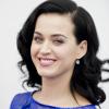 Katy Perry resolve provar que não namora Robert Pattinson em entrevista à revista britânica 'Elle UK': 'Eu peido na frente dele'