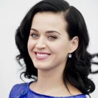 Katy Perry nega namoro com Robert Pattinson e revela intimidades com ator