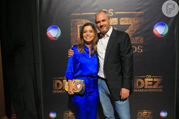 Vivian de Oliveira e o diretor de 'Os Dez Mandamentos', Alexandre Avancini