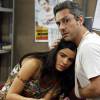 Romero (Alexandre Nero) convida Toia (Vanessa Giácomo) para ir morar com ele e ela aceita, na novela 'A Regra do Jogo'