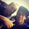 Neymar volta a Barcelona e elogia o companheiro Iniesta em 10 de agosto de 2013: "Gênio"