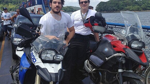 Marco Pigossi planeja viagem com o pai após 'Sangue Bom': '25 dias de moto'