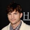 Ashton Kutcher é o ator mais bem pago da televisão dos Estados Unidos e recebe quase dois milhões de reais por episódio de 'Two And a Half Men'