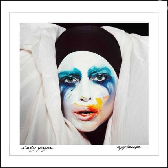 'Applause', novo single de Lady Gaga, teve seu lançamento adiantado após trechos da música vazarem na internet