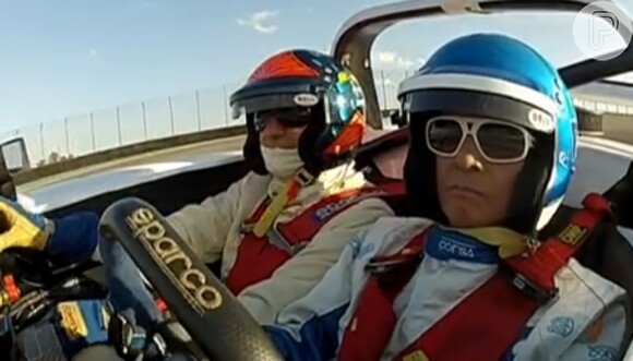Roberto Carlos pilotou na companhia do amigo, o ex-piloto de F-1 Emerson Fittipaldi