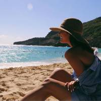Bruna Marquezine posta foto na praia e recebe elogios: 'Maravilhosa'