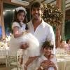 Kaká passou o Ano Novo com os filhos e sua suposta namorada, Vanessa Ribeiro, também passou com a família dela.
