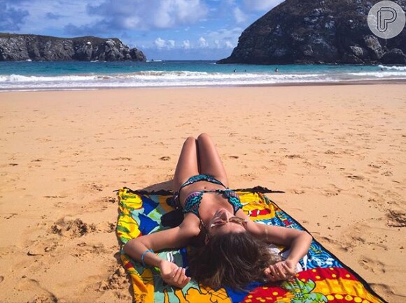 Curtindo Fernando de Noronha, a cantora tem usado o Instagram para mostrar aos fãs um pouquinho de suas férias