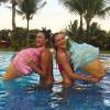 Fiorella Mattheis e Thaila Ayala curtem piscina em Trancoso, na Bahia, em 2 de janeiro de 2016