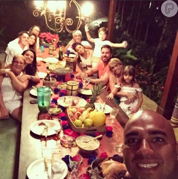 Juliana Paes passou as festas de fim de ano ao lado da família