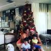 Juliana Paes posa em clima de Natal com a família