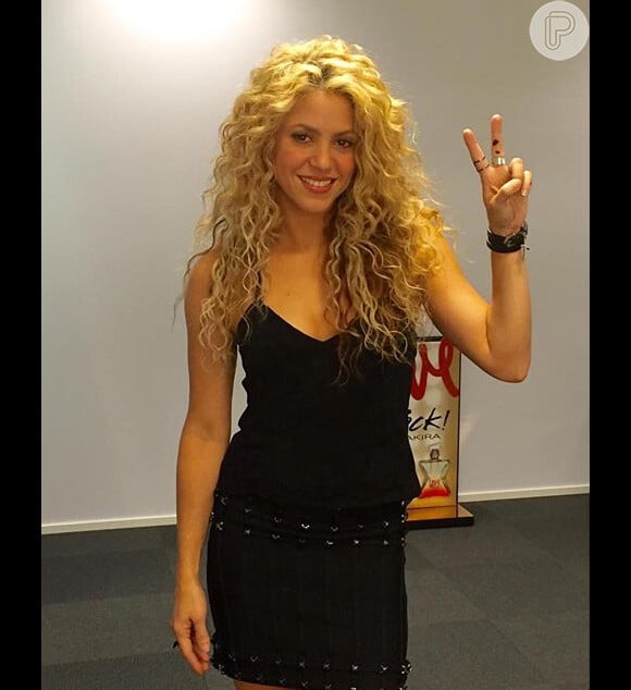 Shakira mostrou sua boa forma e não economizou nos sorrisos durante passeio pelas ruas de Nova York, nos Estados Unidos