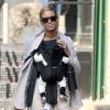 Beyoncé em passeio descontraído com a filha, Blue Ivy, nascida em janeiro de 2012