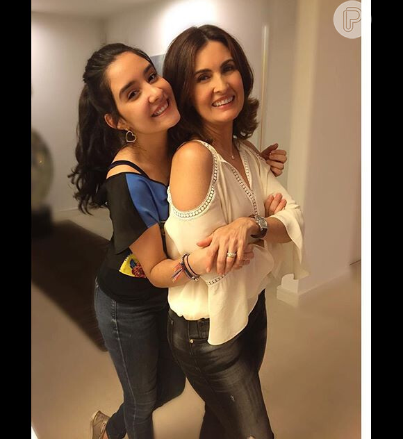 Laura Bonemer postou foto ao lado da mãe, Fátima Bernardes