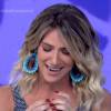 Giovanna Ewbank perde unha postiça ao vivo na bancada do 'Vídeo Show'