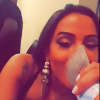 Anitta posta foto fazendo nebulização antes de show com Nego do Borel