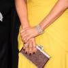 Jennifer Lopez ostentta diamentaes durante a premiação do Globo de Ouro 