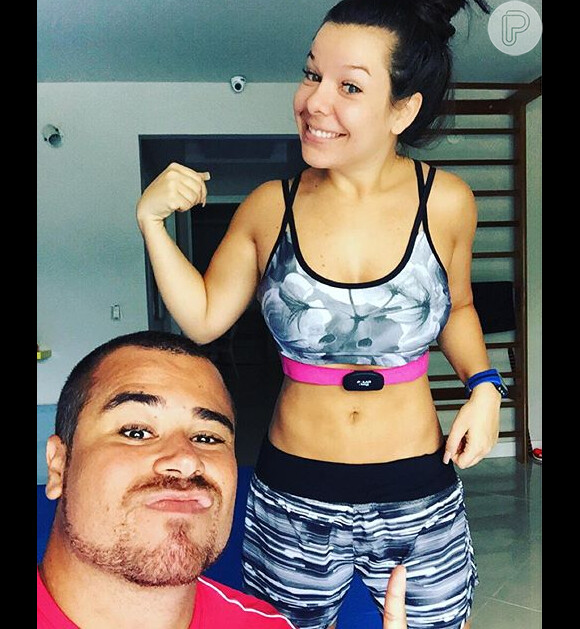 Fernanda Souza vive postando fotos suas praticando atividades físicas em suas redes sociais