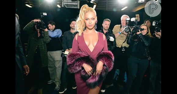 Em agosto, uma fonte da revista 'OK!' disse que Beyoncé estaria passando por vários tratamentos de fertilização para engravidar