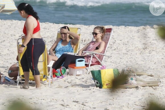 Fernanda Rodrigues e Tania Mara aproveitaram o bom tempo desta terça-feira (3) para curtir uma praia