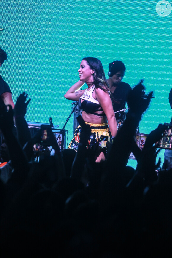 Anitta faz ensaio do Bloco das Poderosas no Rio, mesmo sem aprovação para desfilar, nesta quinta-feira, 14 de janeiro de 2015