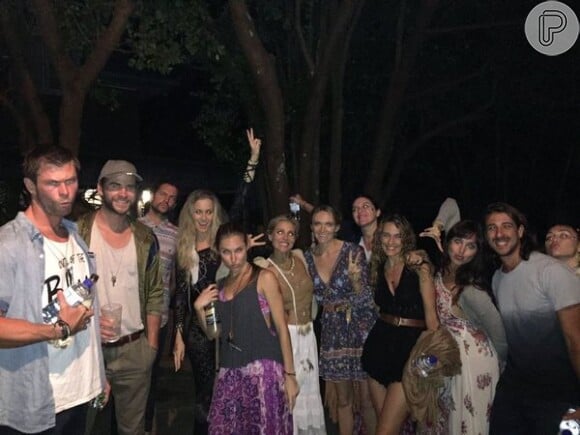 Miley Cyrus e Liam Hemsworth ficaram juntos com a família do ator no final de ano