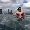 Thais Fersoza posa em piscina e posta a foto no Instagram