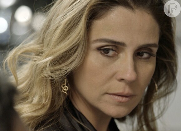 Atena (Vanessa Giácomo) negocia o vídeo comprometedor de Romero (Alexandre Nero) com Dante (Marco Pigossi) na novela 'A Regra do Jogo'