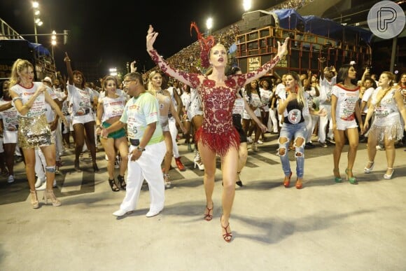 A apresentadora vai desfilar na Grande Rio, no Carnaval 2016