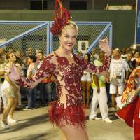 Carnaval 2016: Ana Hickmann e Thaila Ayala agitam ensaio da Grande Rio