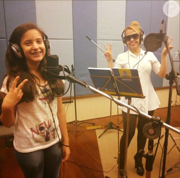 Joelma mostra detalhes da gravação com a filha, Yasmin, em estúdio nesta segunda-feira, dia 18 de janeiro de 2015
