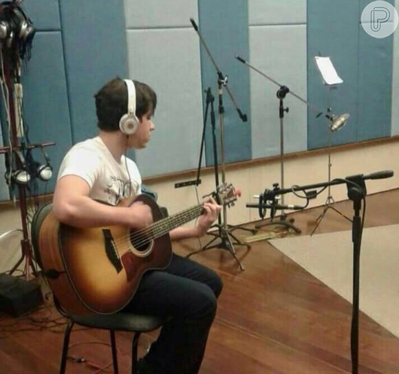 Joelma mostra detalhes da gravação com o filho em estúdio nesta segunda-feira, dia 18 de janeiro de 2015
