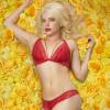 Bruna Linzmeyer posa de lingerie vermelha rendada em campanha inspirada no filme 'Beleza Americana'