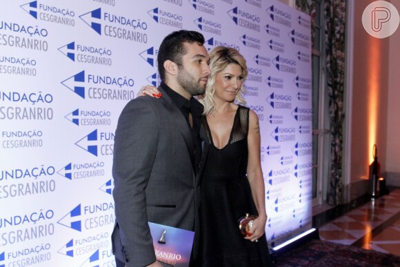 Antonia Fontenelle e o marido, Jonathan Costa, vão à 3ª edição do Prêmio Cesgranrio de Teatro, na noite desta segunda-feira, 18 de janeiro de 2016, no Rio
