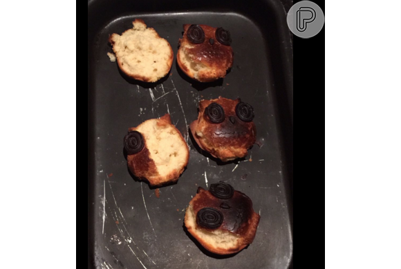 Camila Pitanga postou fotos do bolinhos queimados em seu Twitter