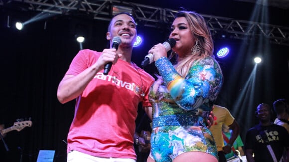 Wesley Safadão canta com Preta Gil em ensaio de bloco no Rio. Veja vídeos!