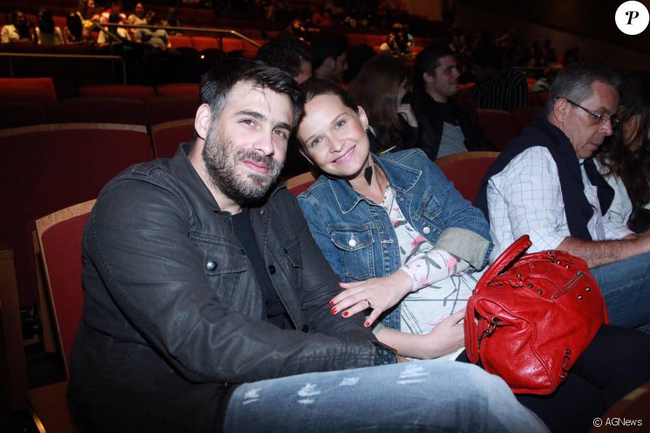 Fernanda Rodrigues e o marido, Raoni Carneiro, também marcaram presença no show de Tiago Iorc Fernanda Rodrigues e o marido, Raoni Carneiro, também marcaram presença no show de Tiago Iorc