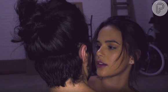 Bruna Marquezine e Tiago Iorc gravaram clipe em novembro que deixou fãs intrigados com um possível romance