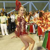 Ana Hickmann promete usar fantasias menores no Carnaval: 'Mais ousada'