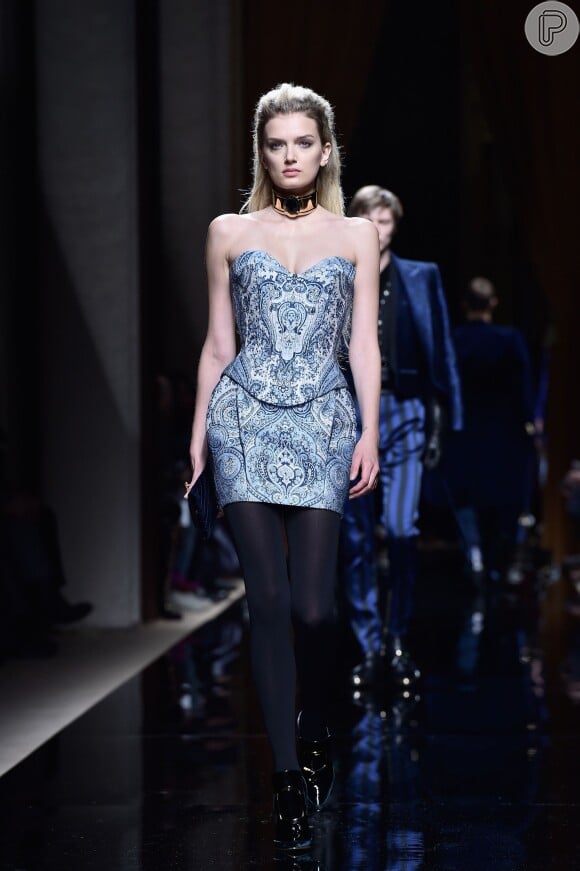 A britânica Lily Donaldson desfilou pela Balmain na Semana de Moda de Paris