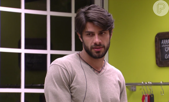 Renan elogiou a beleza de Munik em papo com Matheus no 'Big Brother Brasil 16': 'Uma princesinha'