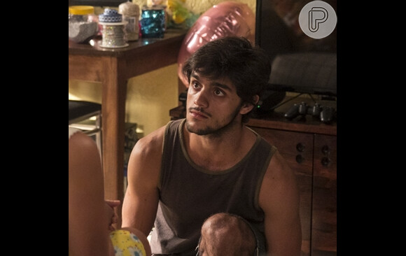 Jonatas (Felipe Simas) fica decepcionado ao saber do beijo de Eliza (Marina Ruy Barbosa),e Arthur (Fábio Assunção)